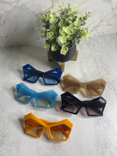 Load image into Gallery viewer, Pretty Gurl