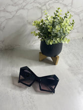 Load image into Gallery viewer, Pretty Gurl