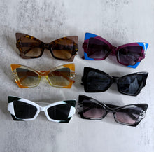 Load image into Gallery viewer, Flaw’d